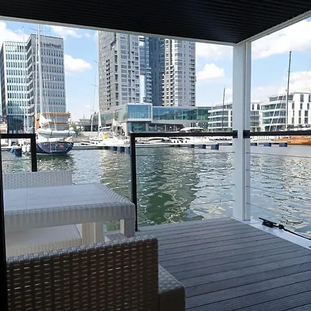 Houseboat Dom Na Wodzie
