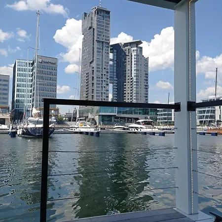 Houseboat Dom Na Wodzie