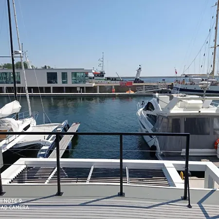 Houseboat Dom Na Wodzie Botel *