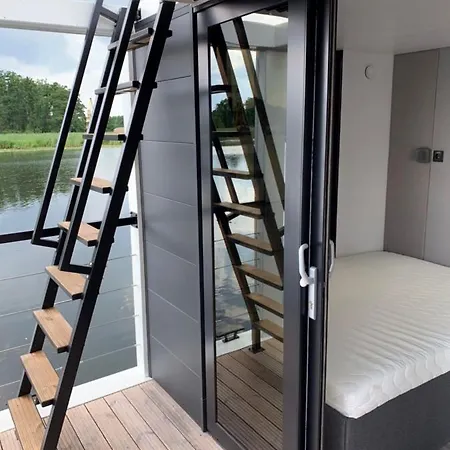 Houseboat Dom Na Wodzie Botel Gdynia